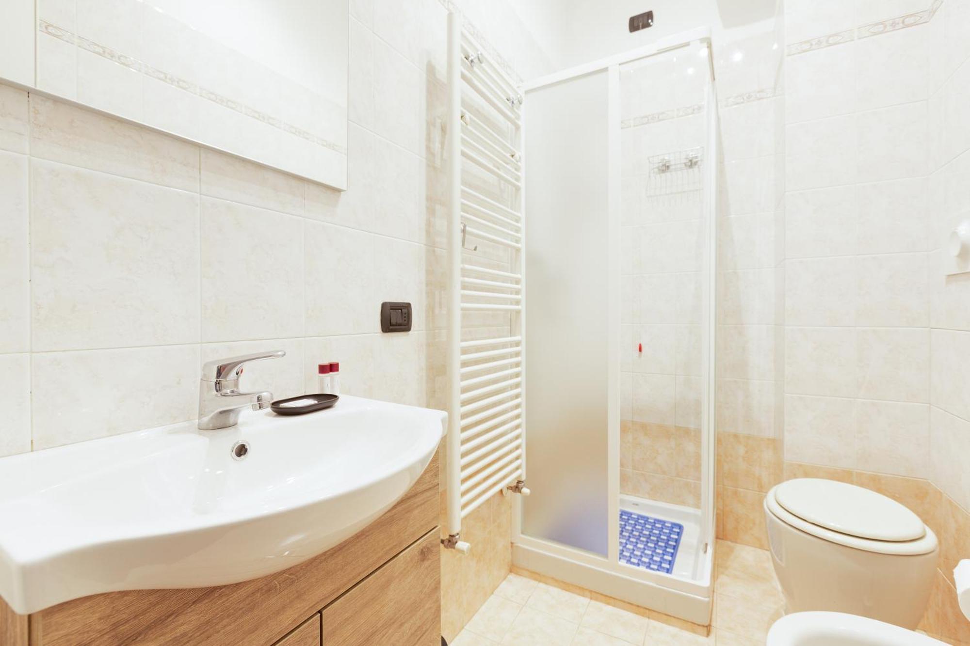 Comfy Only 900m From Affori Fn Station! Milaan